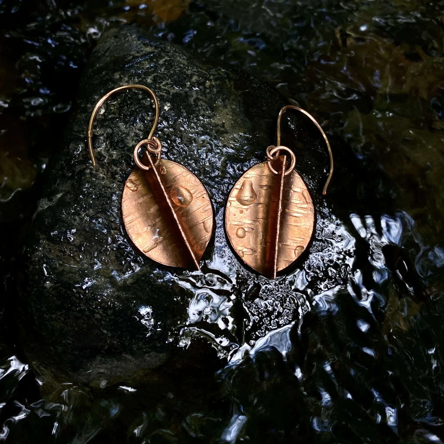 *Wavelength I*, copper, 5 x 3 cm.