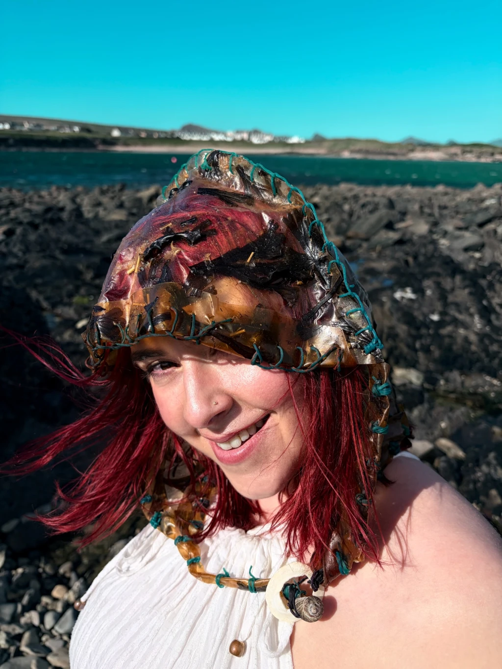 Cochall photo shoot on tráigh Bhaile Challadh.