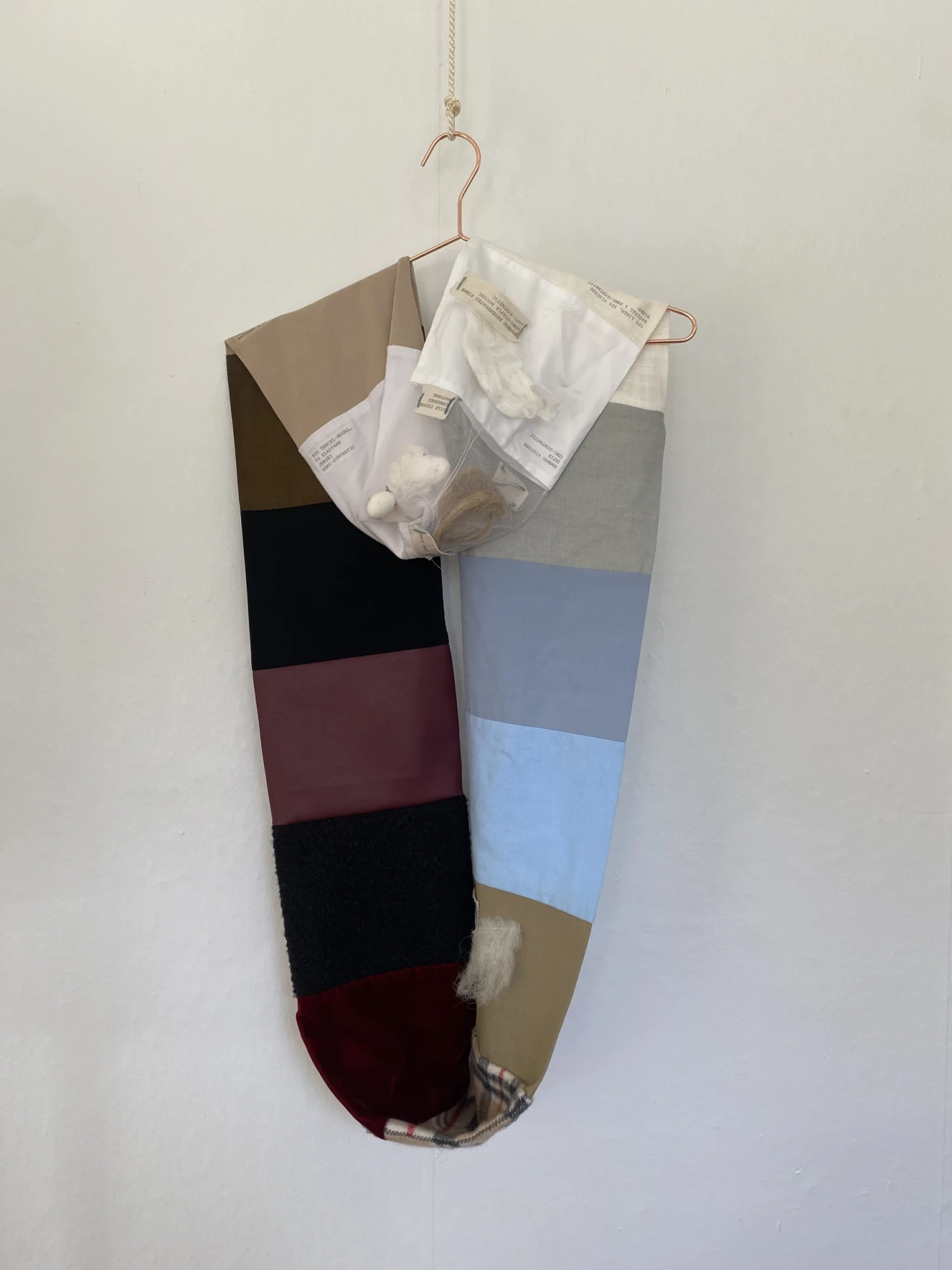 *Sensi-Loop*, mixed textiles, 20 x 90 cm.